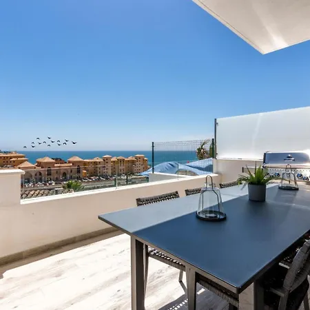 Vakantiehuis Vivi Homes -zumo Pool, Gym & Sea View