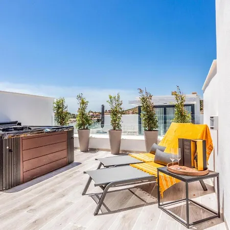 Vivi Homes -zumo Pool, Gym & Sea View