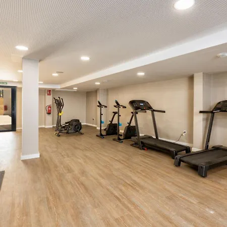 Vivi Homes -zumo Pool, Gym & Sea View