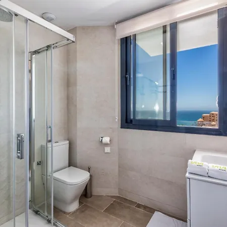 Vivi Homes -zumo Pool, Gym & Sea View