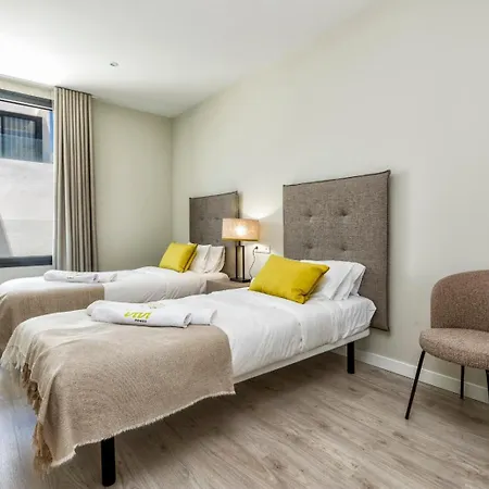 Vivi Homes -zumo Pool, Gym & Sea View فوينخيرولا