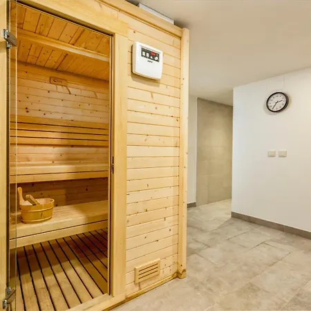 Vivi Homes -zumo Pool, Gym & Sea View