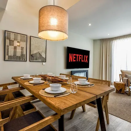 Semesterbostad Vivi Homes -zumo Pool, Gym & Sea View *